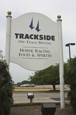 Arlington Park Race Track; Exterior Sign